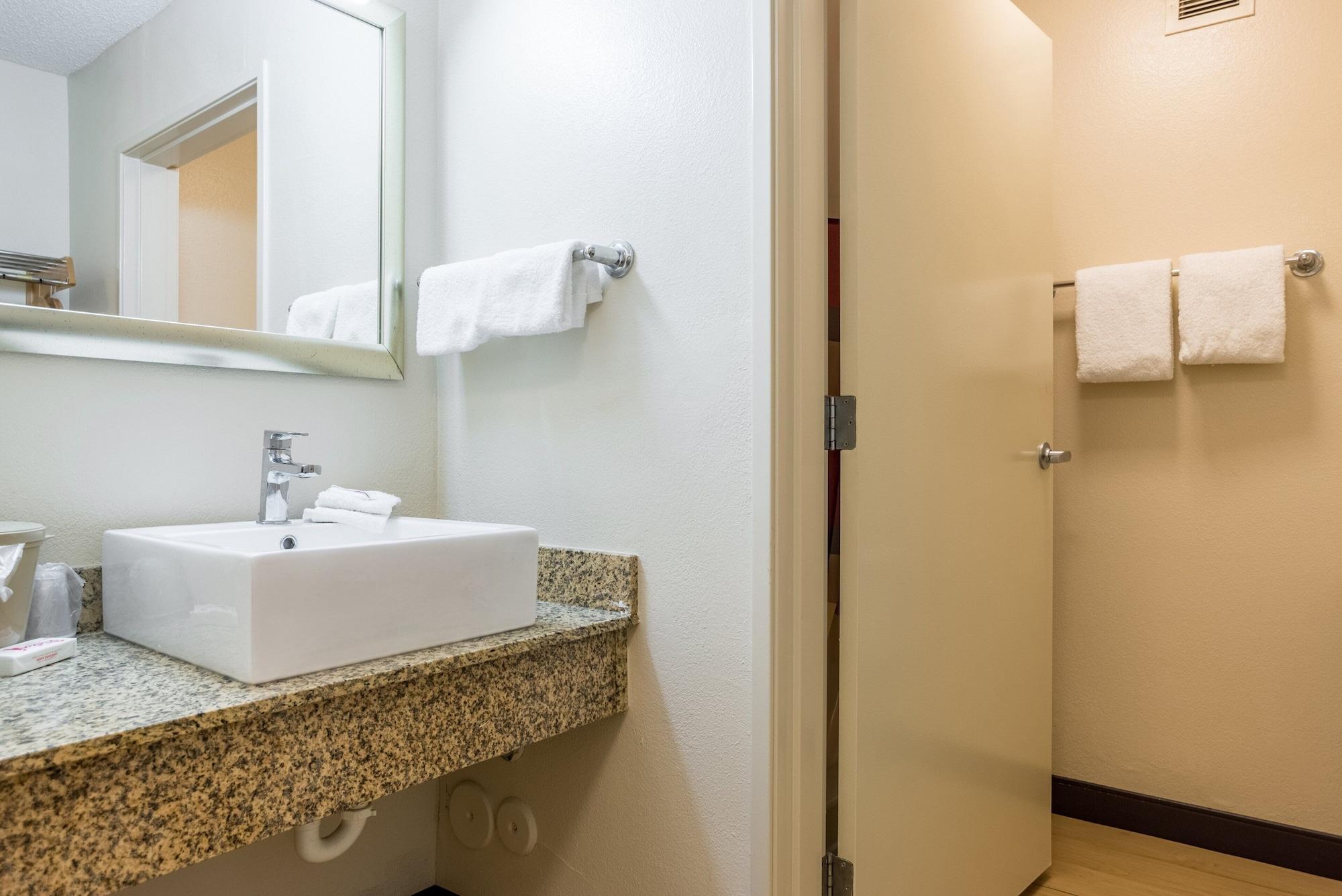 Red Roof Inn Phoenix North - I-17 At Bell Rd Ngoại thất bức ảnh
