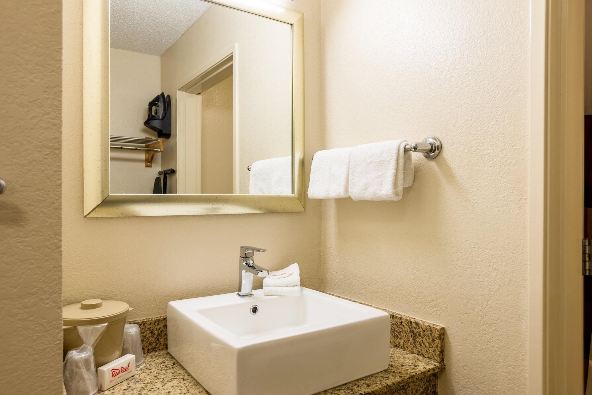 Red Roof Inn Phoenix North - I-17 At Bell Rd Ngoại thất bức ảnh