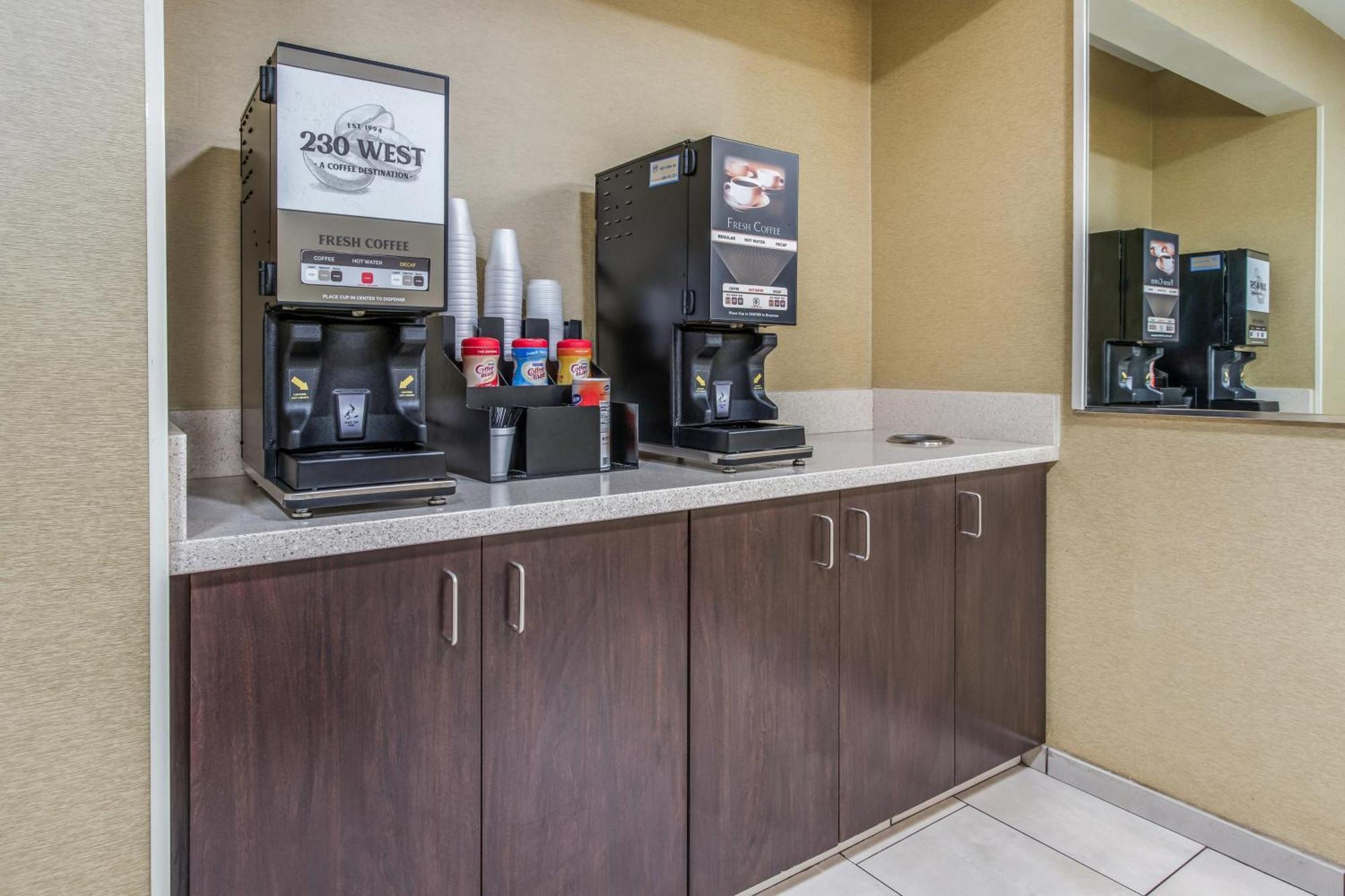 Red Roof Inn Phoenix North - I-17 At Bell Rd Ngoại thất bức ảnh