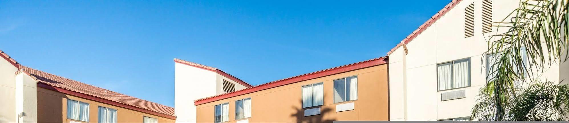 Red Roof Inn Phoenix North - I-17 At Bell Rd Ngoại thất bức ảnh